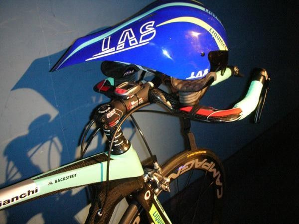 The uniquely shaped toptube on Backstead's Bianchi D2 Crono Carbon TT rig