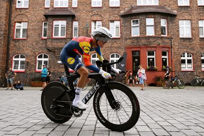 Antwan Tolhoek riding a time trial for Lidl-Trek
