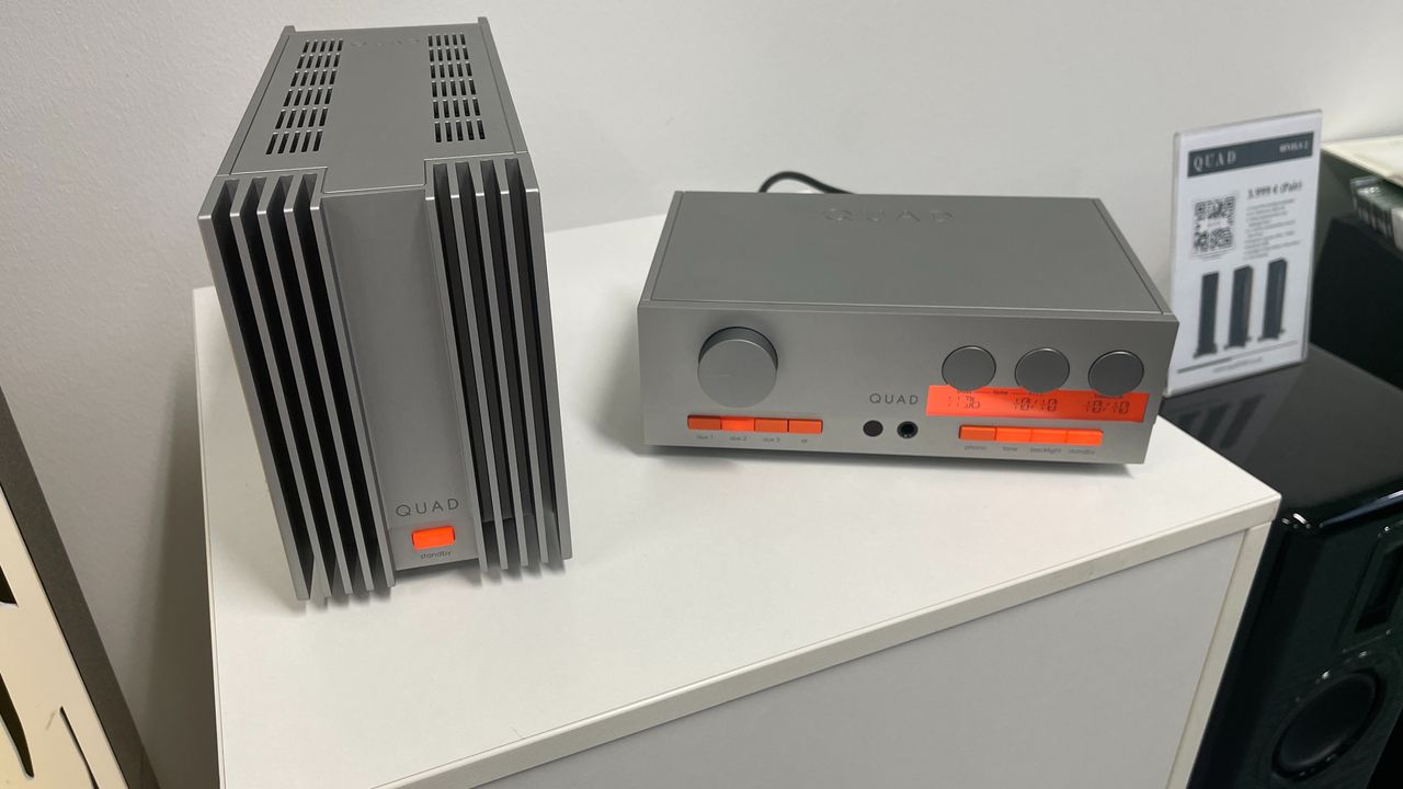 Quad 33 preamp and 303 power amp on display