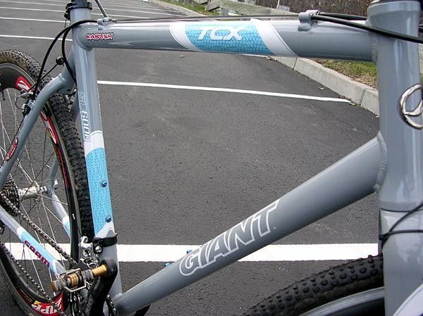 72 degree seat angles make the Giant CX Team a comfy race machine.