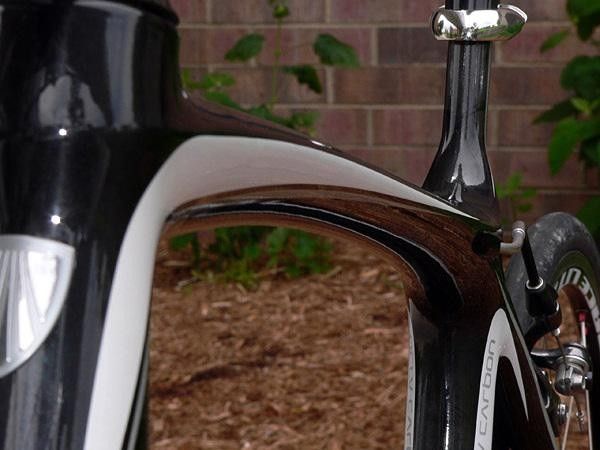 A bowed top tube likely contributes to the excellent vertical compliance of the new frame.