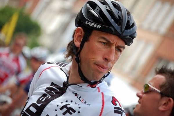 Bert Roesems (Cinneli-Down Under) gets ready for the day's race. Photo &copy;: Tom De Meyer/www.TomDeMeyer.be