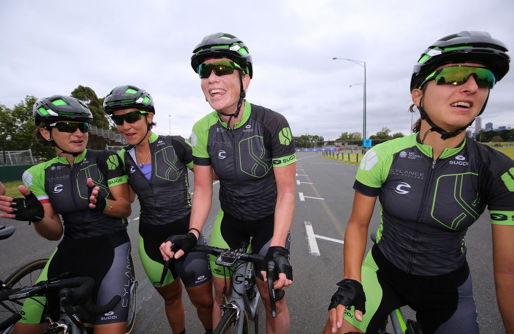 Kirsten Wild with her Cylance teammates after victory was confirmed