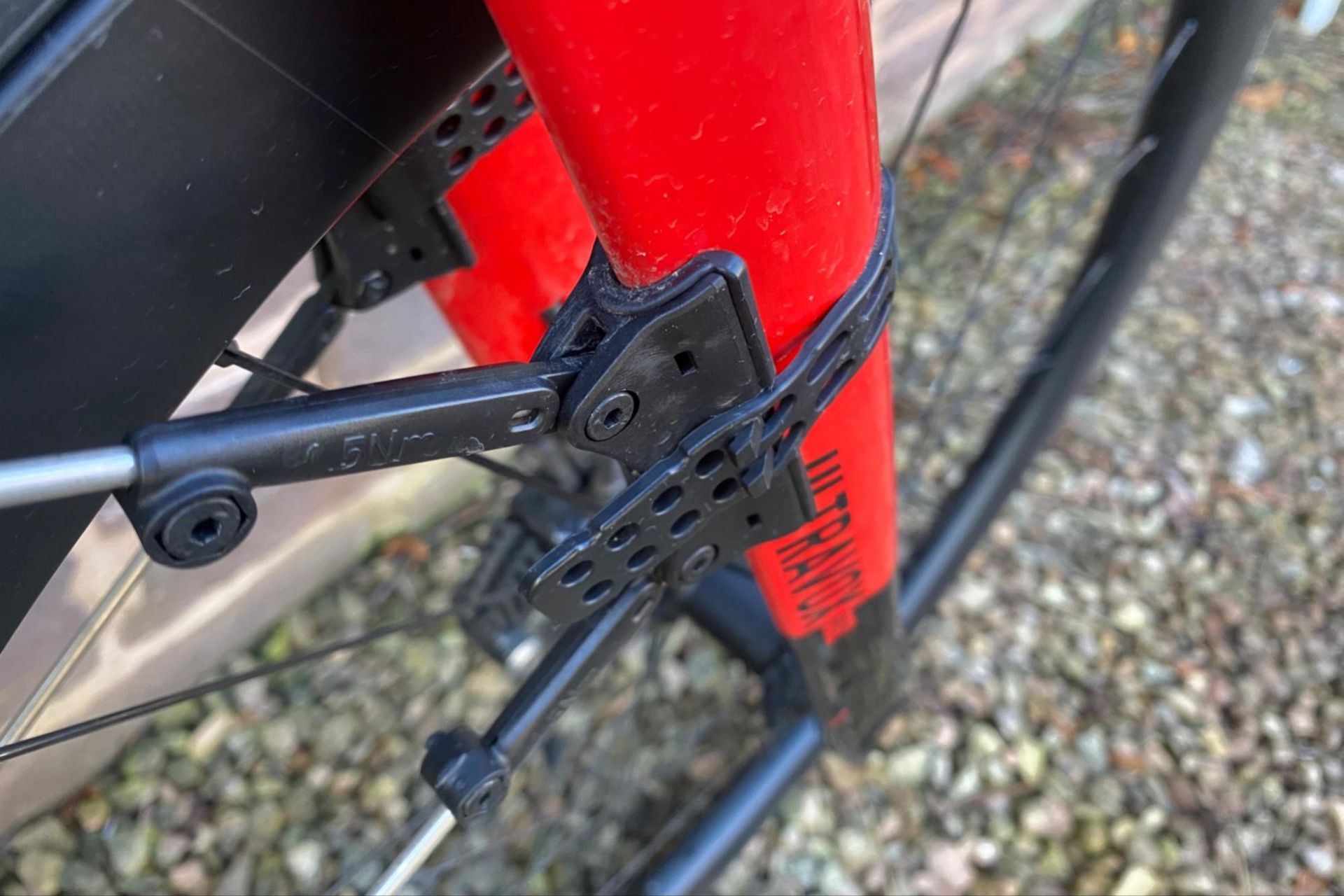 SKS Raceblade Pro XL Stealth Series fender/ mudguard set review sturdy, rubfree and keeps off