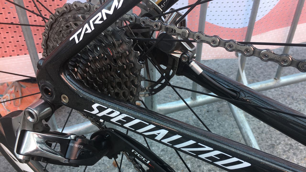 The Specialized Tarmac Disc has internal routing for the hydraulic brake hoses