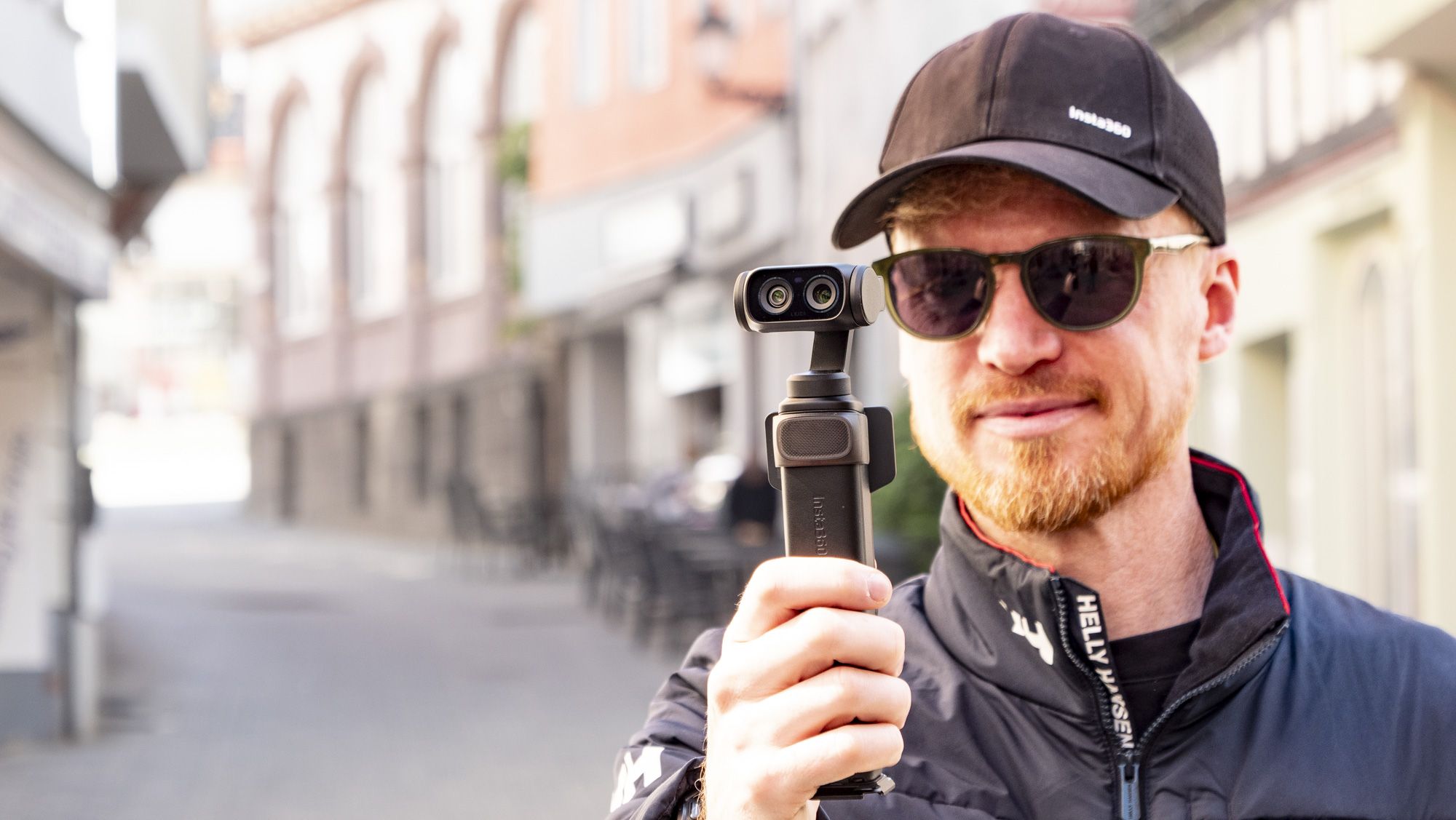 لقد قمت بتجربة كاميرا Insta360 Luna الخاصة بتدوين الفيديو – وسوف تمنح DJI Pocket 4 بعض المنافسة الجادة