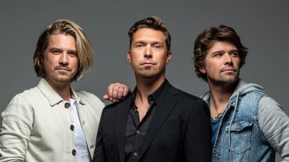 the band hanson stood together