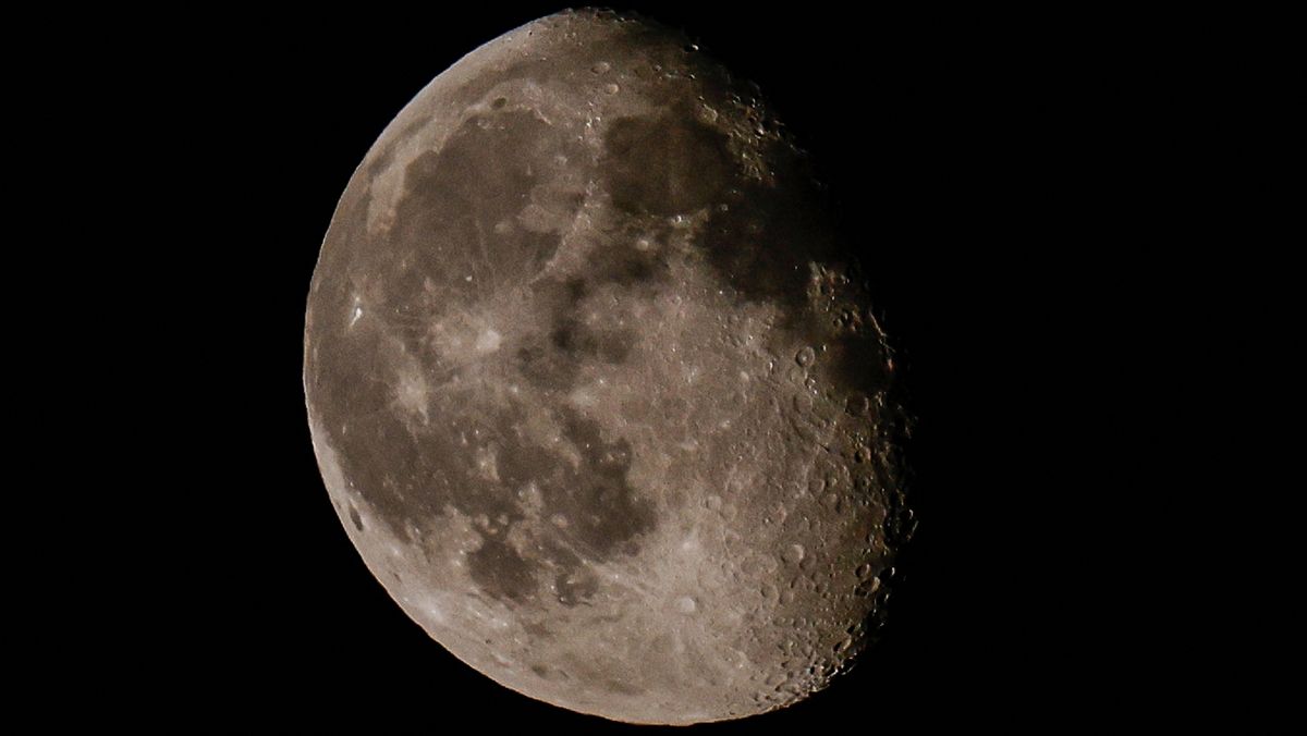 Catch the moon dancing with bright star Regulus tonight