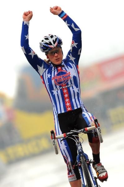 Katie Compton (Planet Bike) moves into the World Cup lead.