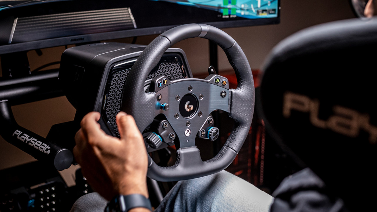 Logitech Pro Racing Wheel, Pro Racing Pedals and Playseat Trophy Logitech  Edition review