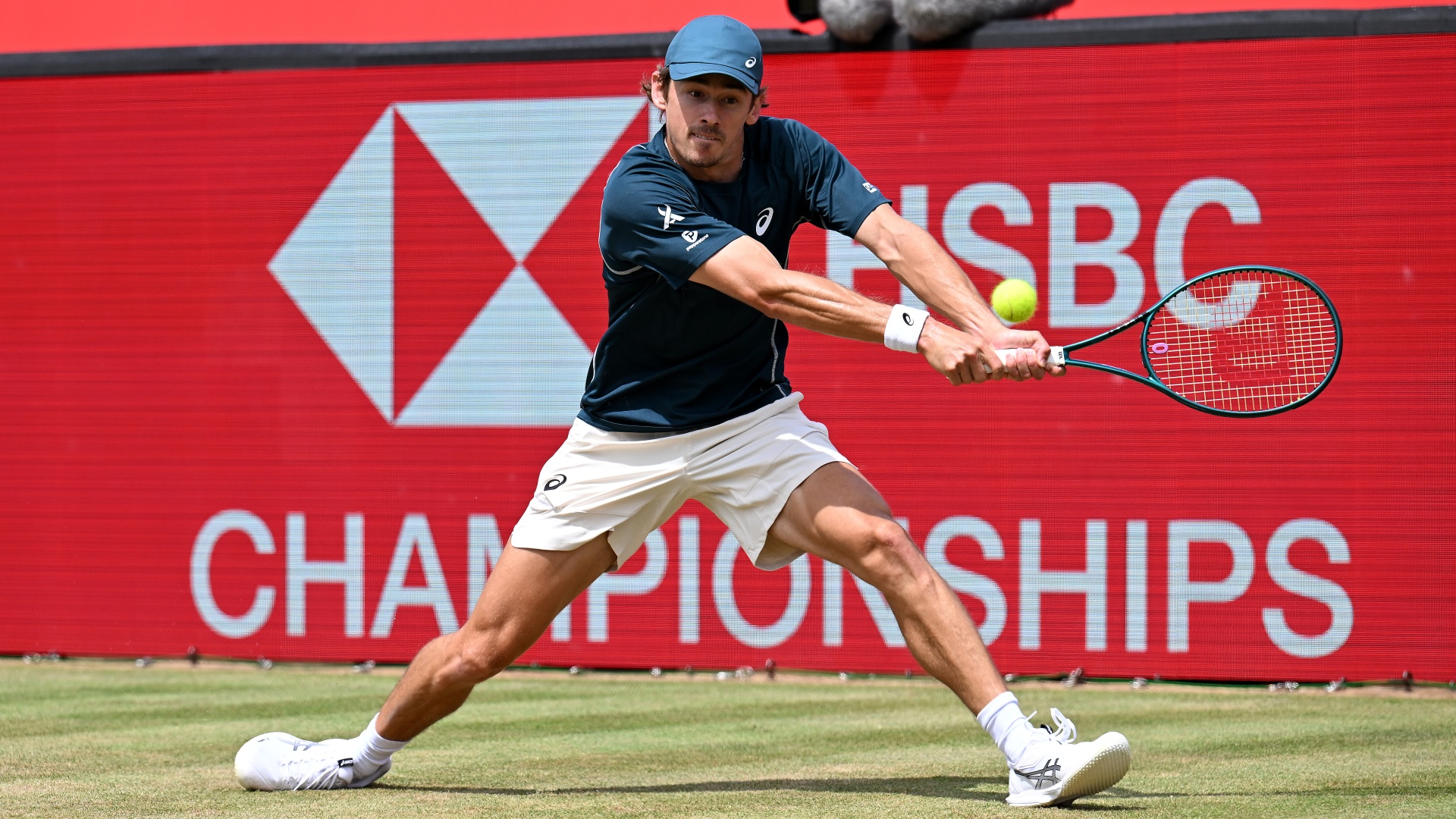 Alex De Minaur in action against Jiri Lehecka at the Queen's Club Championships