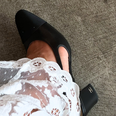 An image of Chanel slingbacks on @deborabrosa.