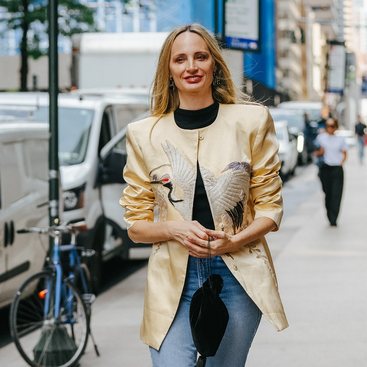 evening jacket with jeans outfit trend