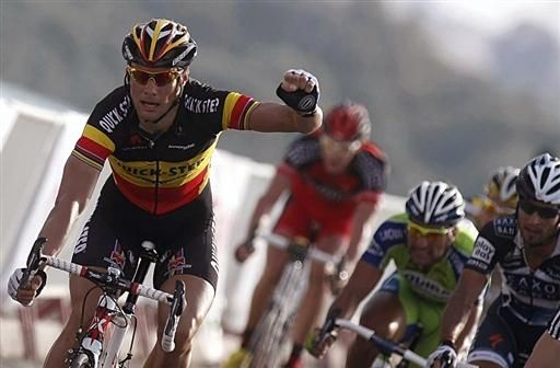 Tom Boonen wins the hectic sprint ahead of Danilo Napolitano (Katusha)