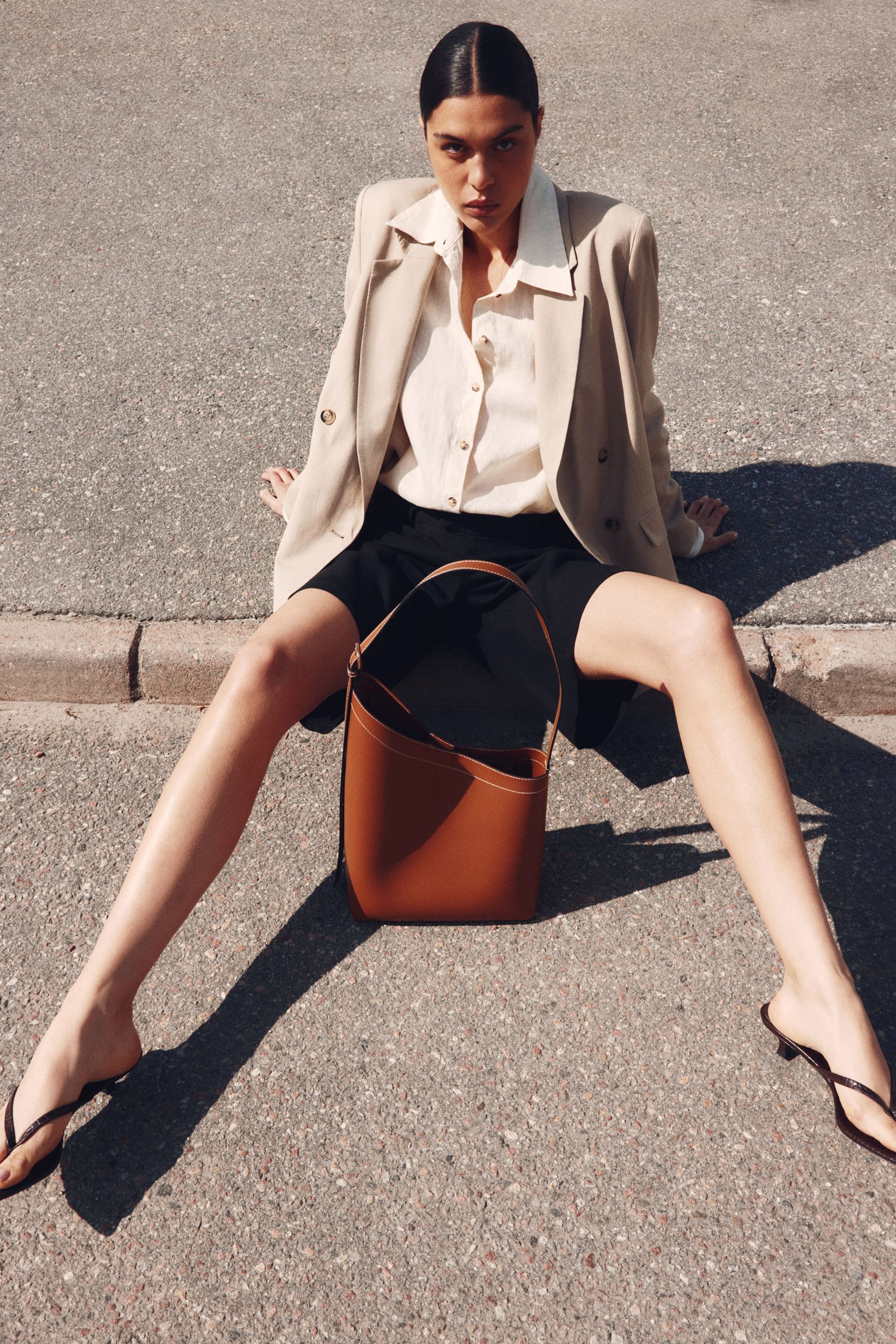 Asymmetric Shopper - Brown