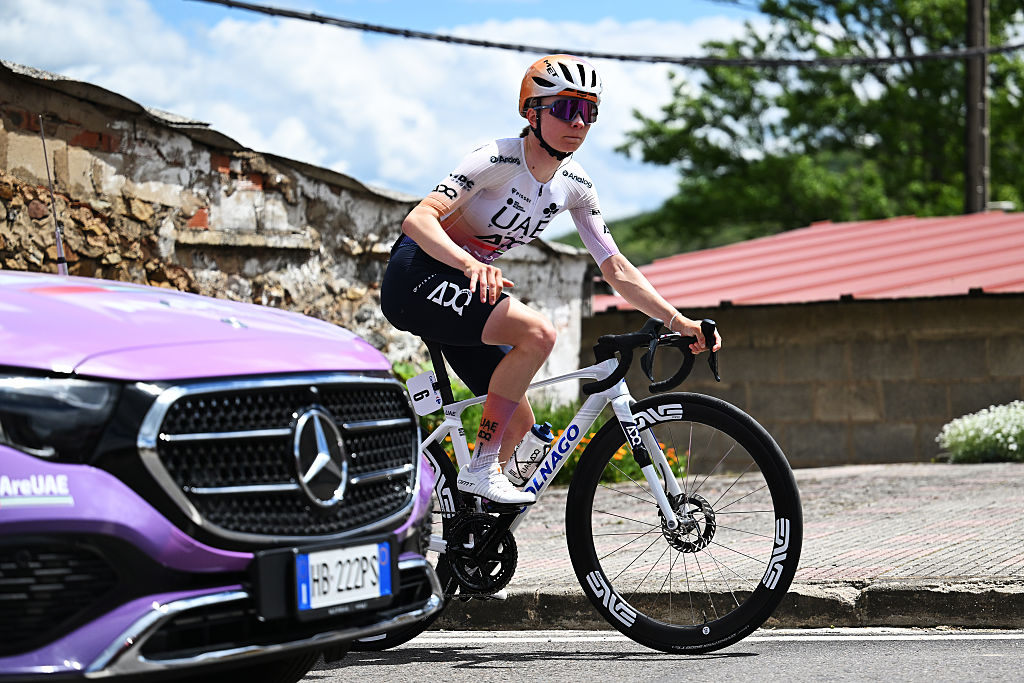 La Vuelta Femenina abandons &ndash; 112 riders remain in the field after six days with L'Angliru remaining to decide a champion