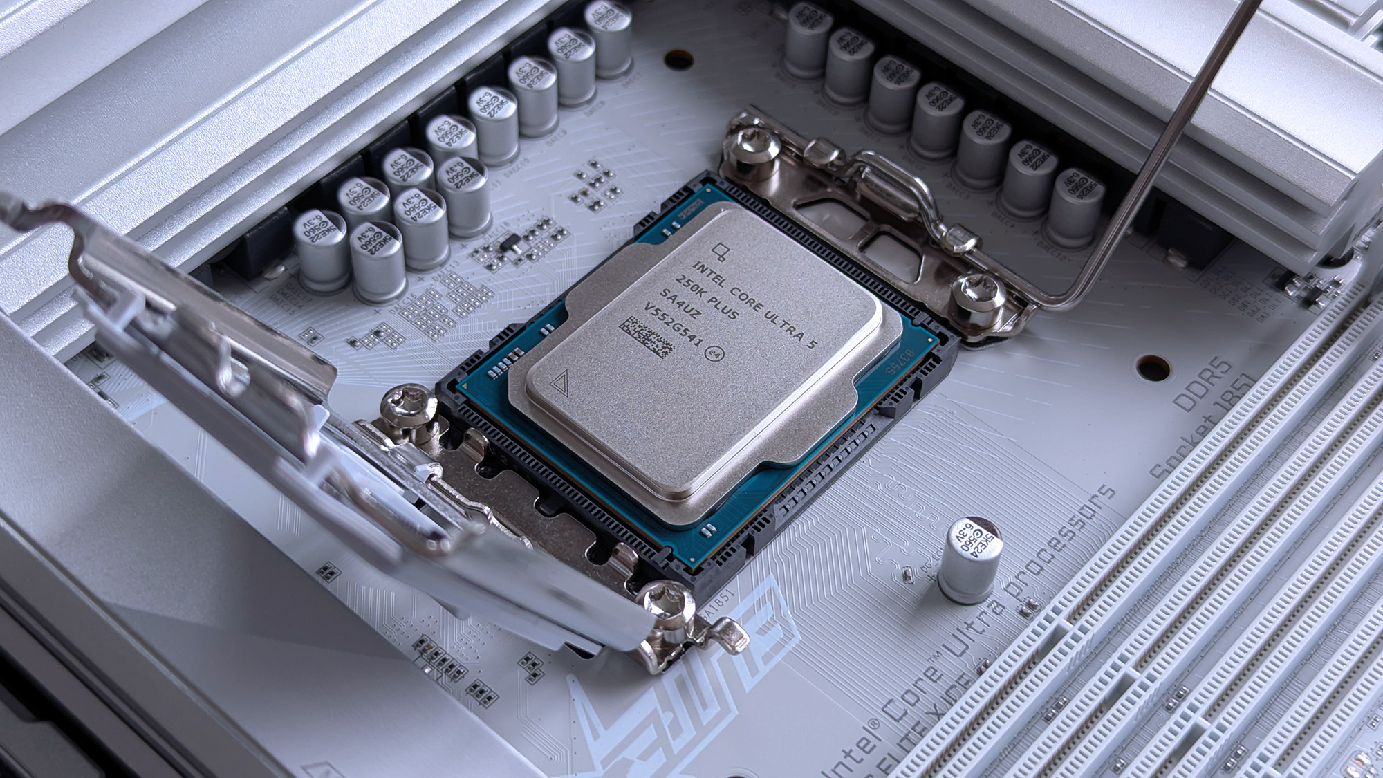 Intel Core Ultra 5 250K Plus in Gigabyte motherboard socket