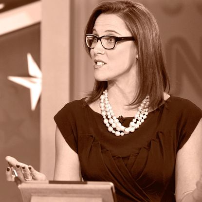 Eyewear, Glasses, Vision care, Jewellery, Fashion accessory, Necklace, Body jewelry, Day dress, Podium, 