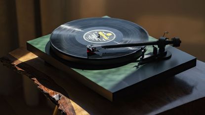 Pro-Ject Debut Carbon Evo