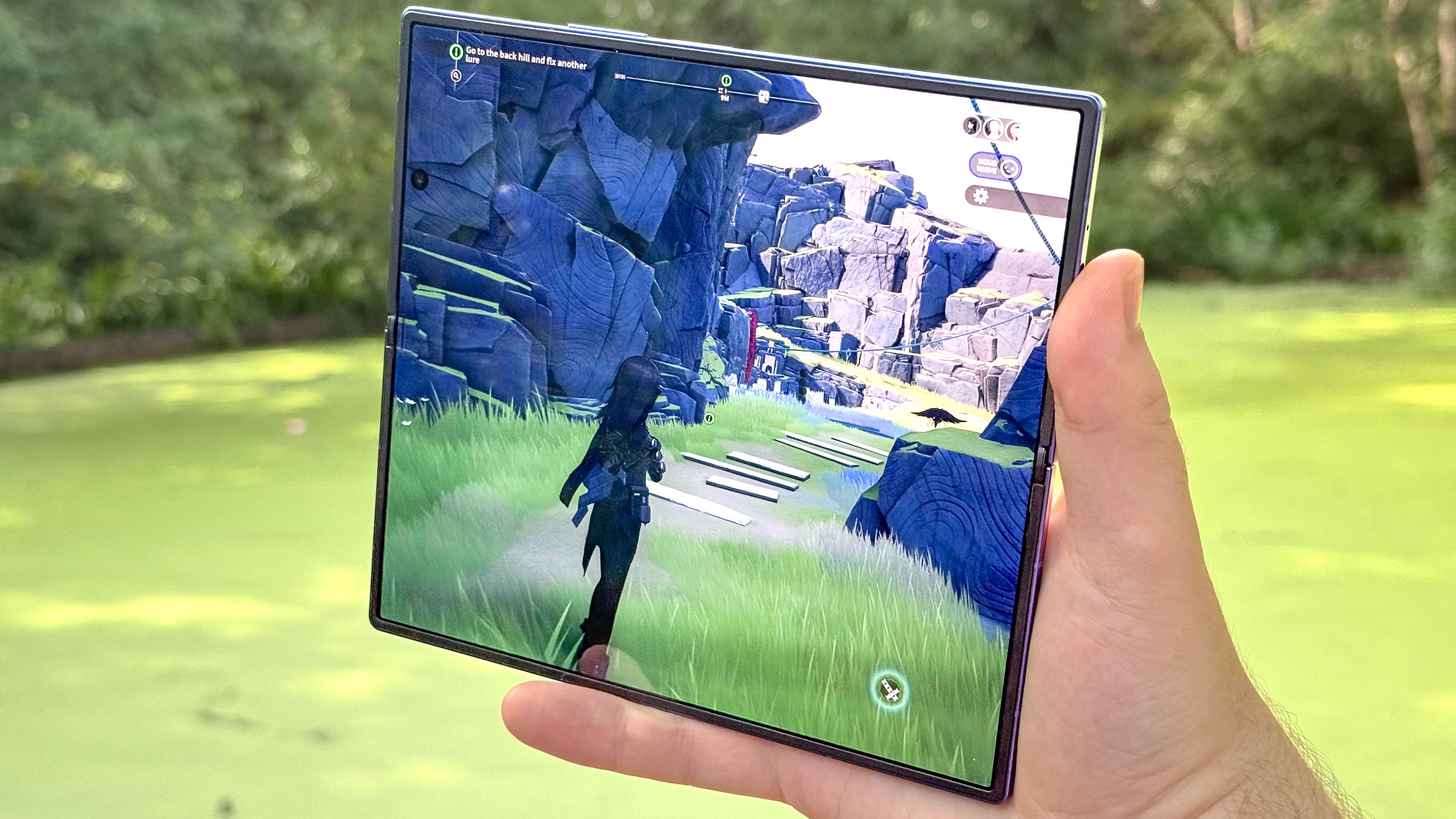 Samsung Galaxy Z Fold 7 playing Ex Astris