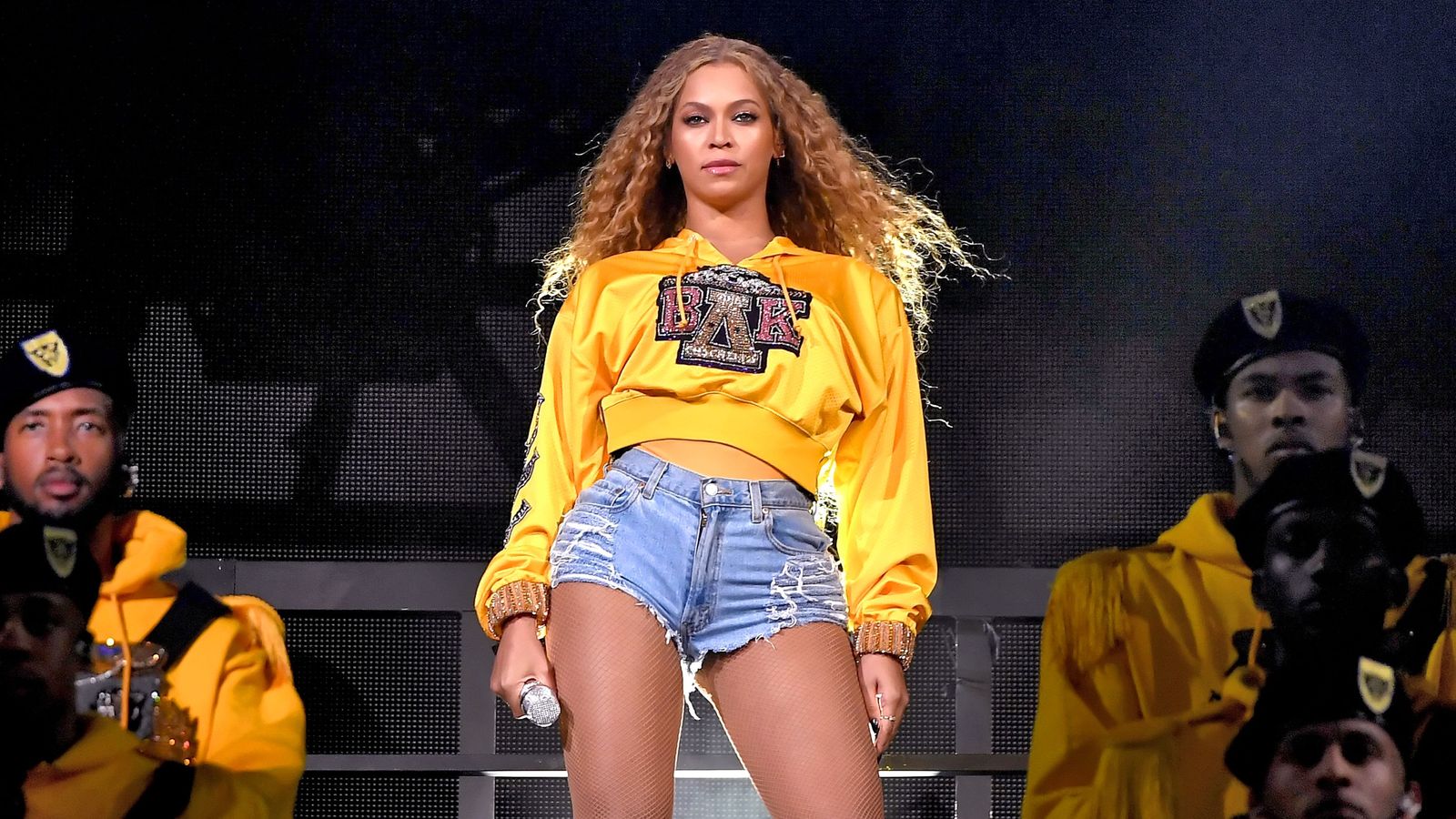 How Beyoncé Loved Her Body After Giving Birth - Rumi and Sir Carter ...
