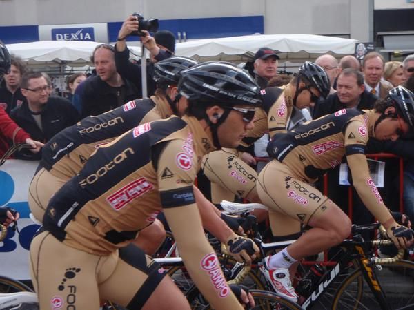 The Footon-Servetto boys started together at the back of the bunch