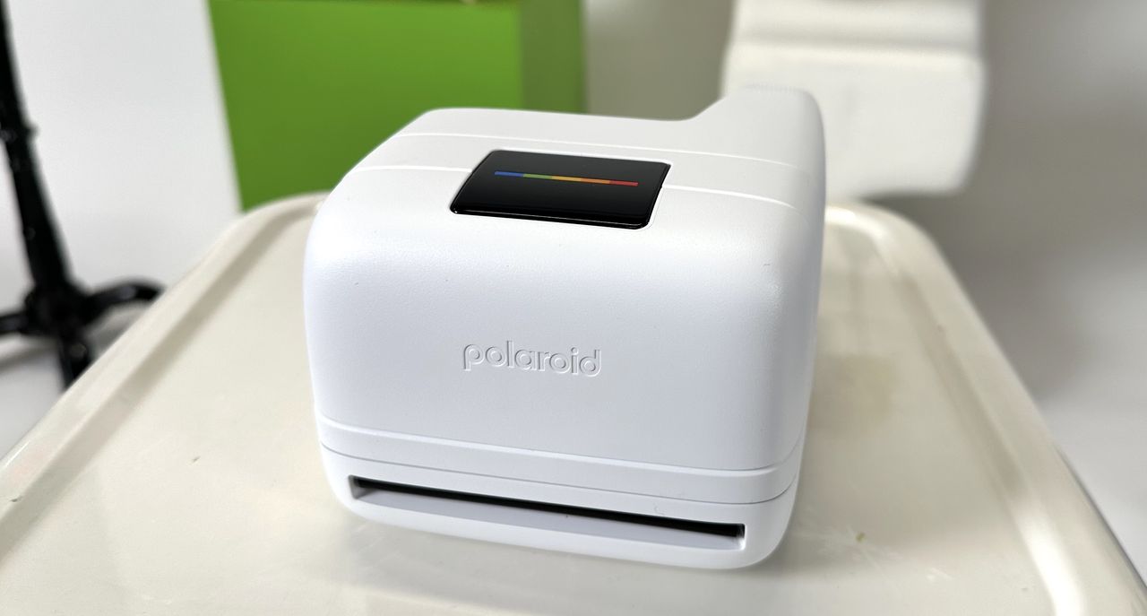 Polaroid Flip closed