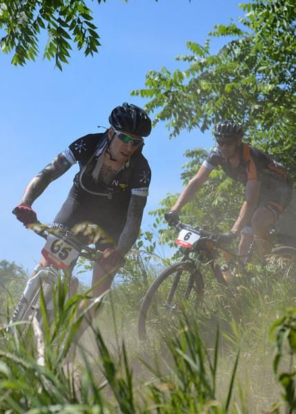 Singlespeed racer Mark Lalonde was in 3rd or 4th through much of the race, but suffered a total of three flats and a half-mile run to finish 11th.