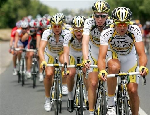 The HTC-Columbia train gets to work for Greipel.