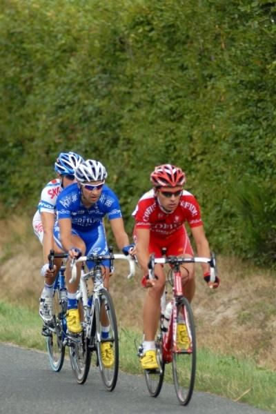 The escape got clear and stayed away to the finish.