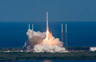 Falcon 9 Launches Thaicom 8 Satellite, May 27, 2016