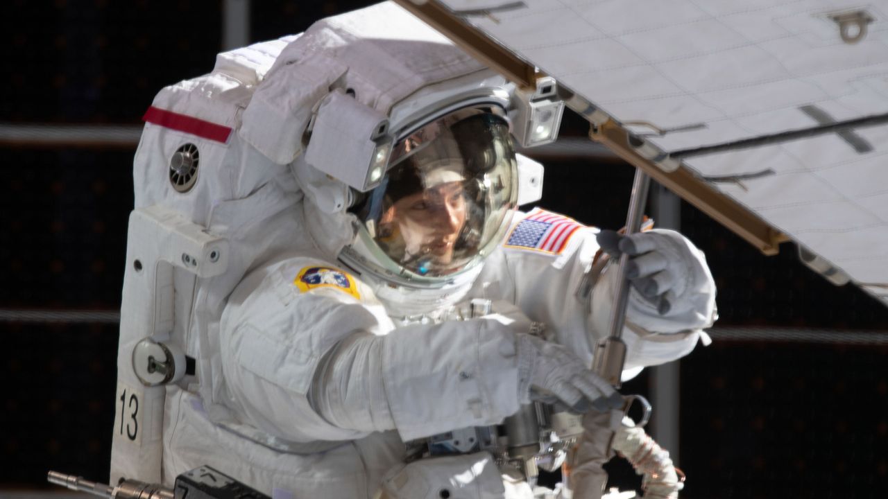 expedition 61 spacewalks
