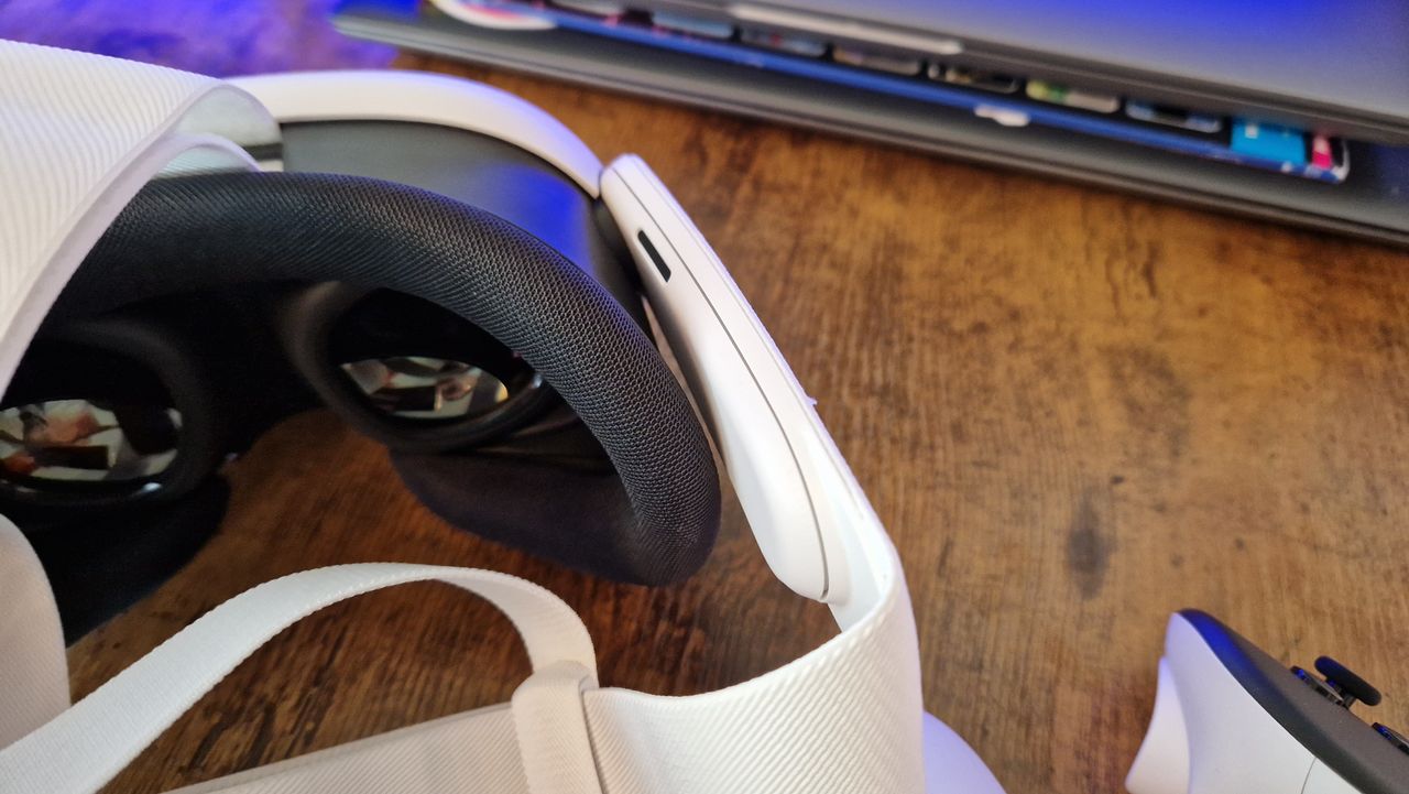 Meta Quest 3's slightly bulkier 3D audio speakers