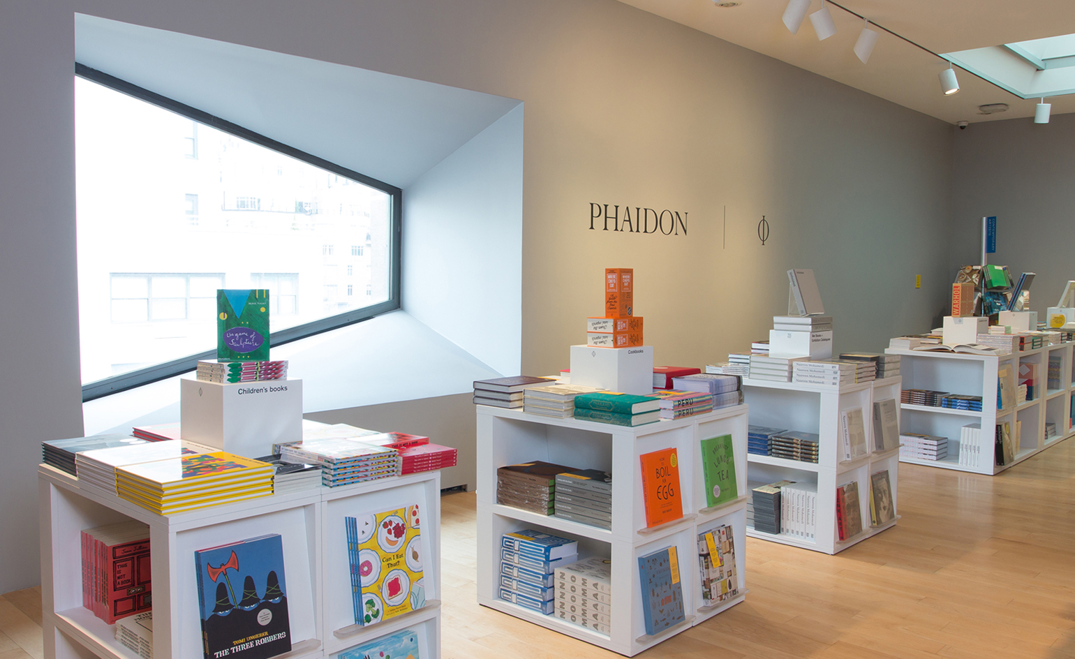 Met opens pop-up bookstore for new Met Breuer