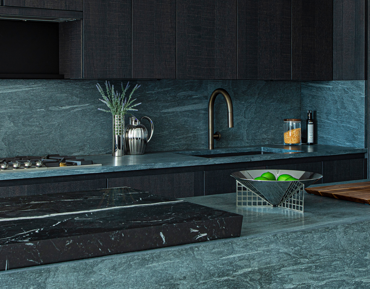Elevate your kitchen with these dramatic sinks