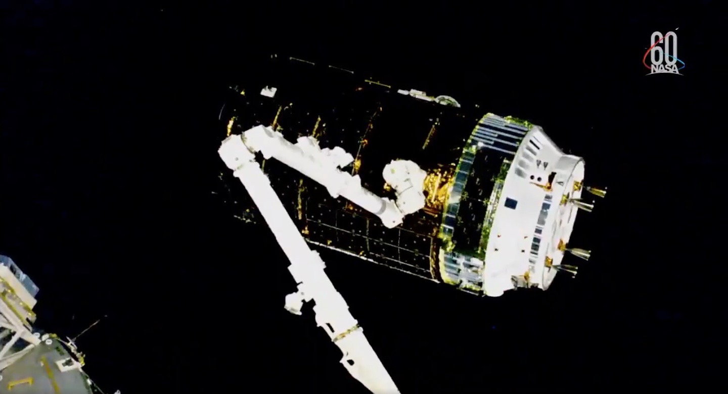 HTV-7 Arrives at Space Station