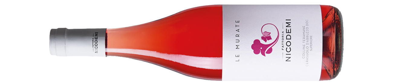 Bottle of ros&amp;eacute; wine