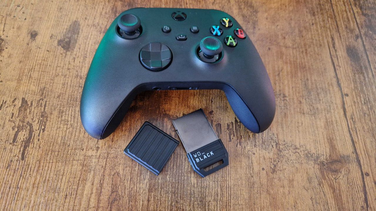 WD Black C50 storage card with Xbox Series X controller