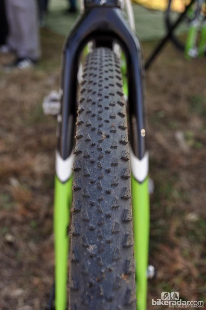 The new Dugast Small Bird features the company's familiar hook-shaped knobs but their size and height are progressively variable. Smaller and lower knobs are used in the center for straight-line speed but they're taller and bigger towards the edges for cornering grip