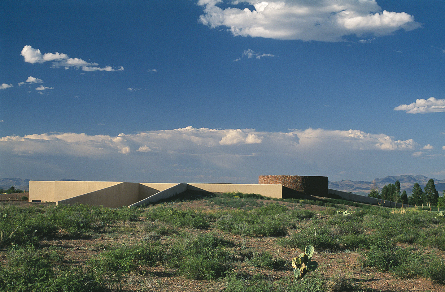 works by Grupo de Disen&amp;#771;o Urbano who won the 2025 Oberlander prize