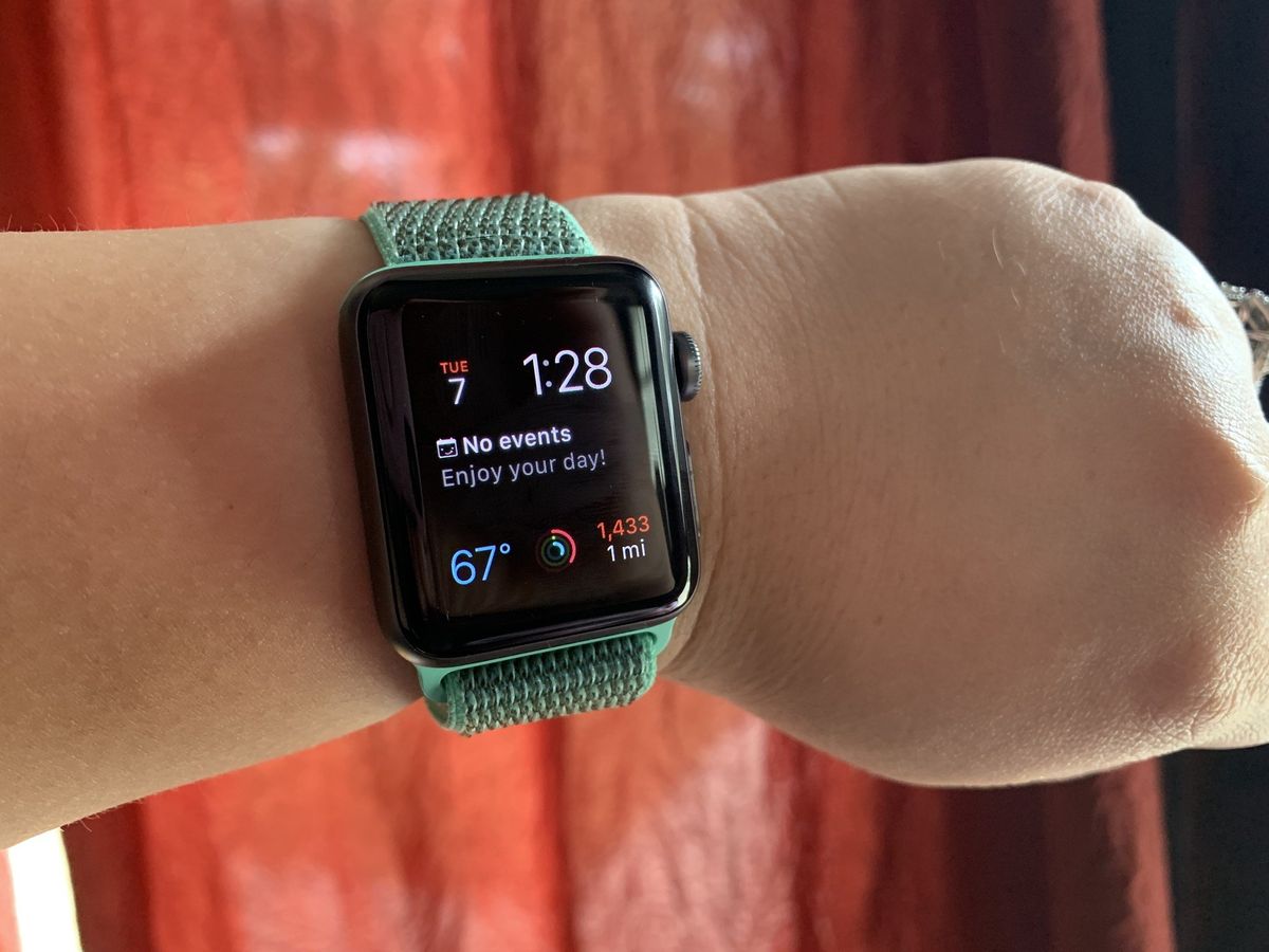 How to switch on the Always-On display on the Apple Watch SE 2?