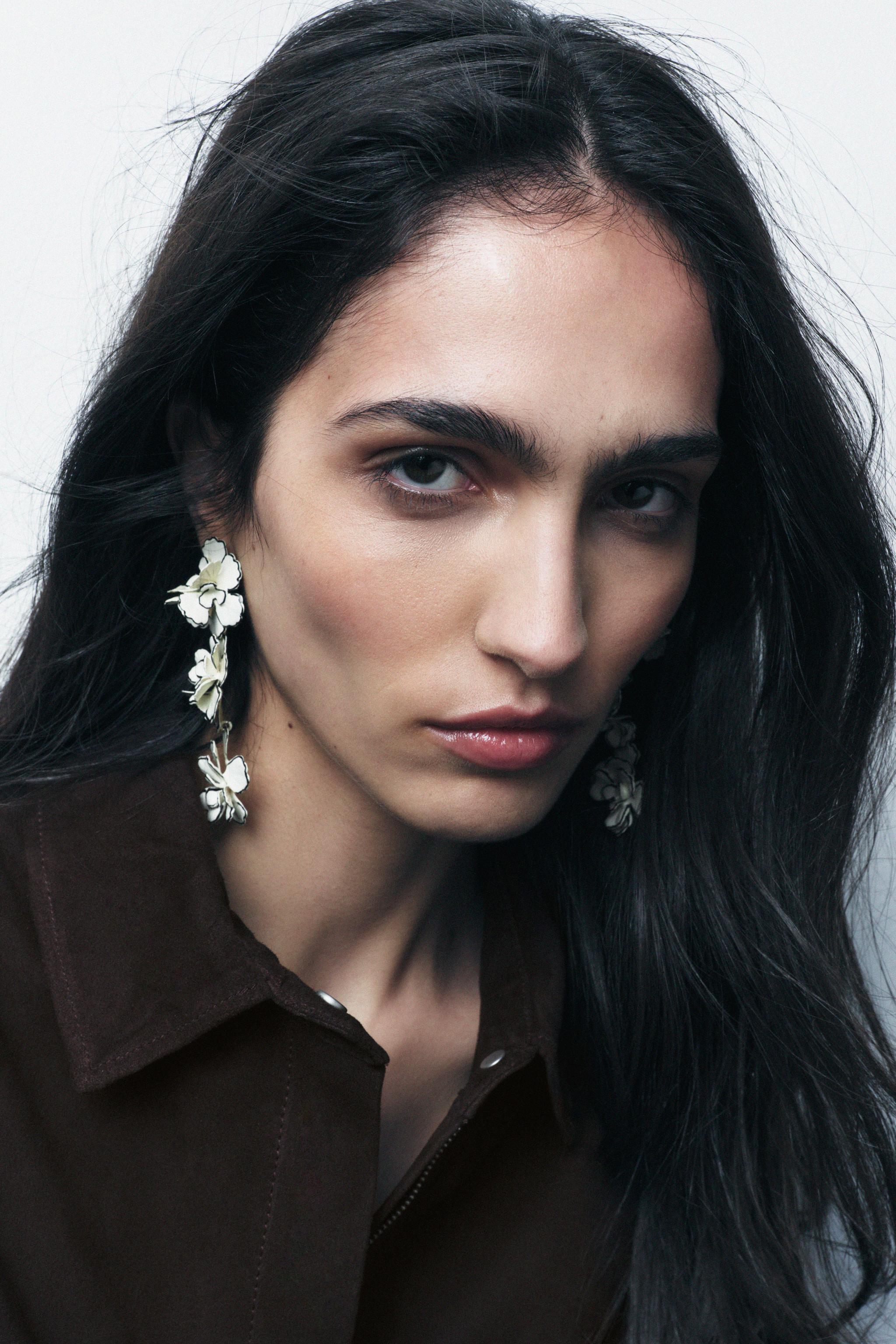 Contrast Flower Earrings
