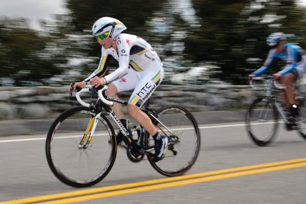 Amber Neben (HTC-Highroad) flying past riders to take first place.