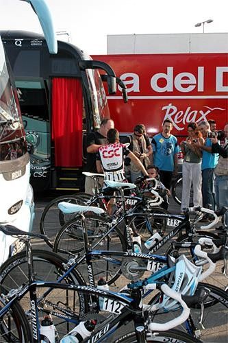 Carlos Sastre (CSC) is interviewed.
