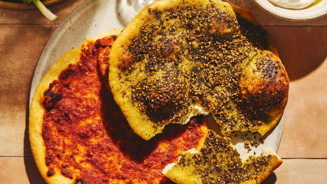 Manouchet za’atar (za’atar-topped breads)