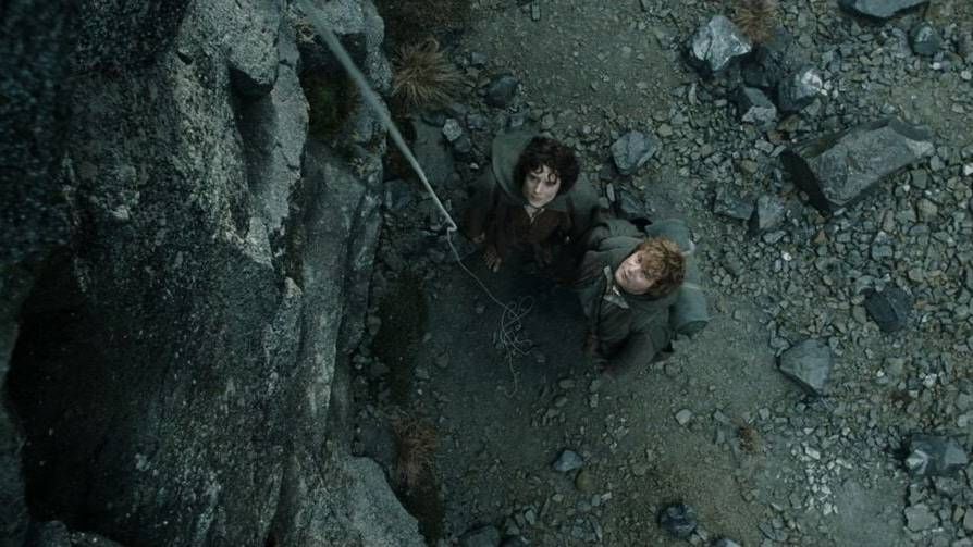 Frodo and Sam in one of the The Lord of the Rings: The Two Towers extended edition scenes.