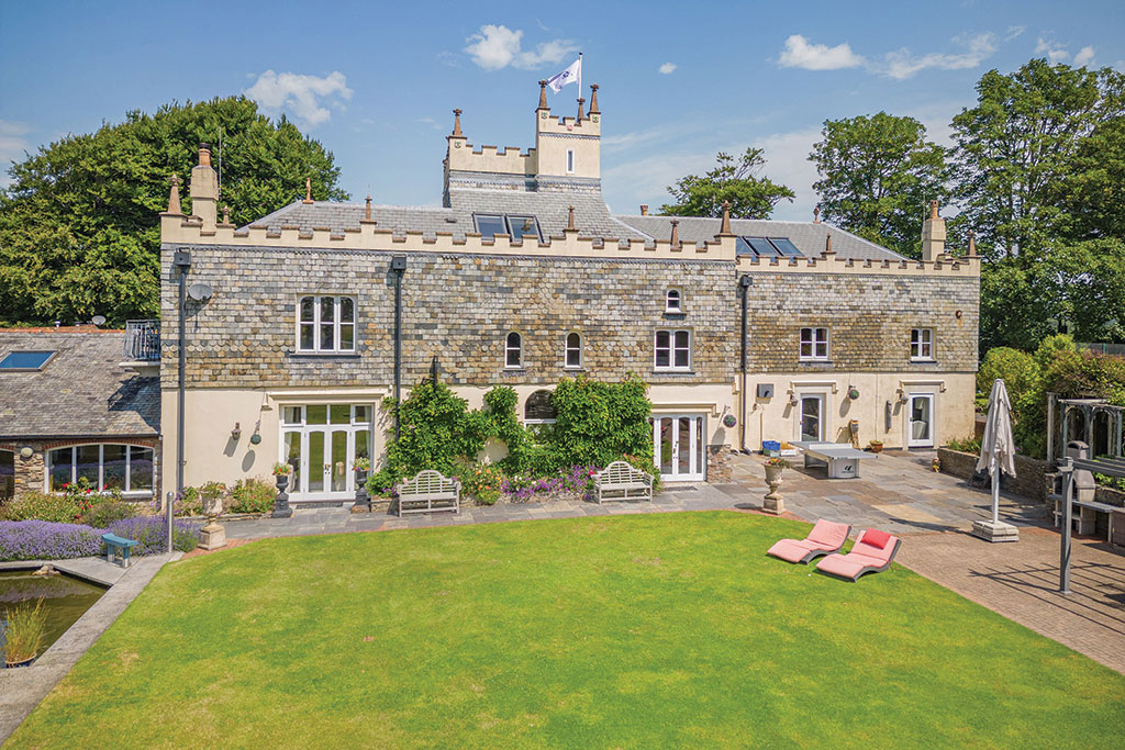 Property for sale with a swimming pool: Ludbrook Manor, Ermington, Devon.