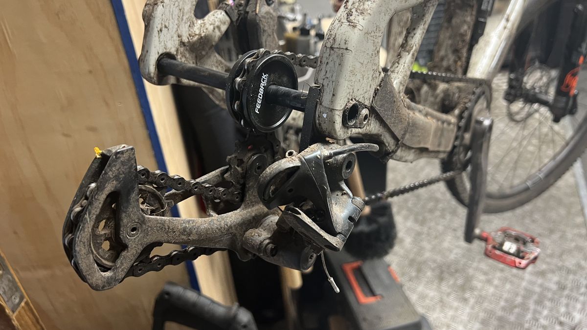 Feedback Sports ThruAxle Chain Keeper review very simple yet clever