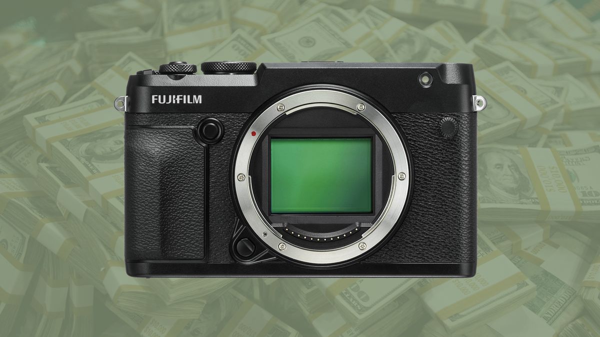 Save £720 on the Fujifilm GFX 50R and get Capture One Pro for half price