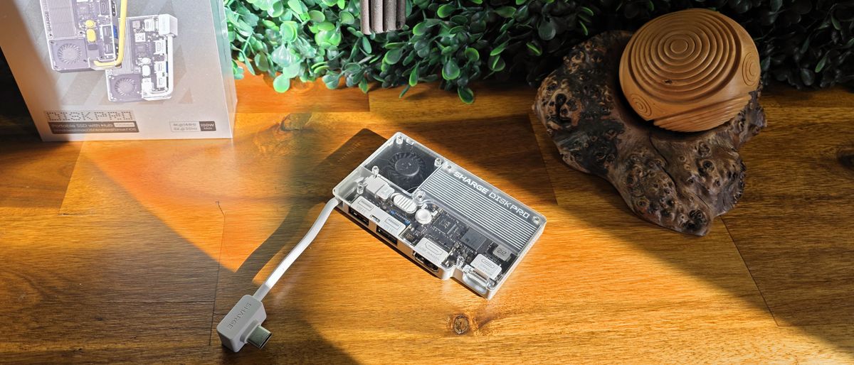 Sharge Disk Pro 2TB review: Great sustained writes, active cooling, and a built-in hub